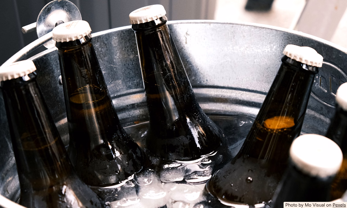 How to Keep Drinks Cold Outside Without a Cooler